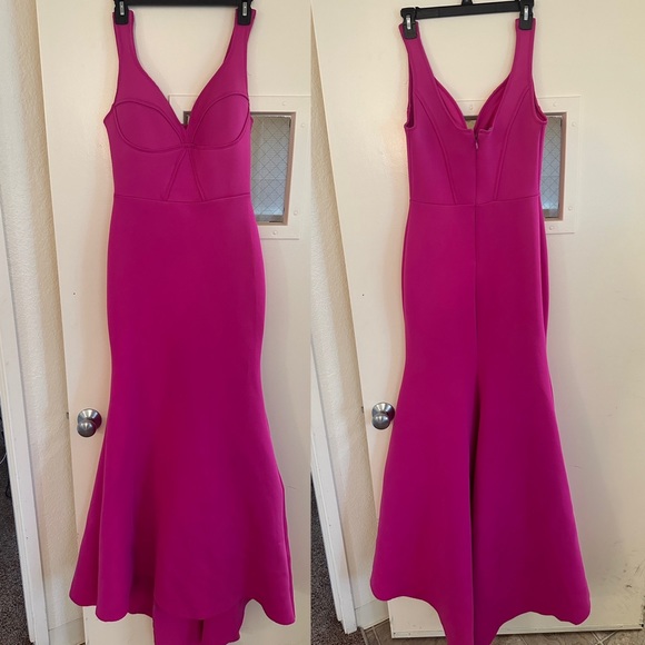 Bebe Fushsia Mermaid Style Gown with Train M - Picture 8 of 8